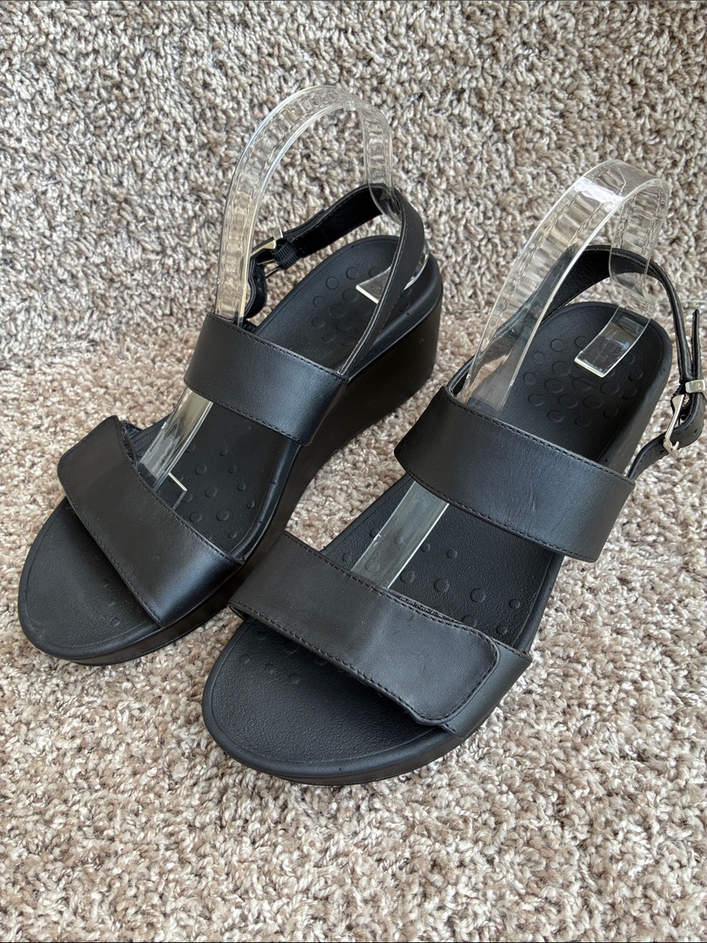 Vionic Lovell Black Wedge Sandals size 10 Wide